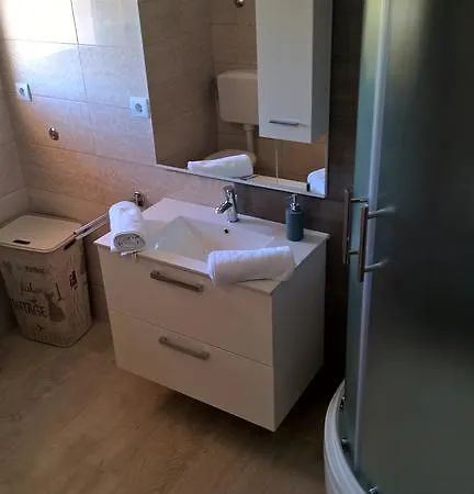 2 Rogoznica (Sibenik-Knin)