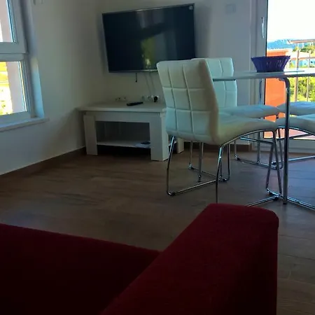 2 Apartment *