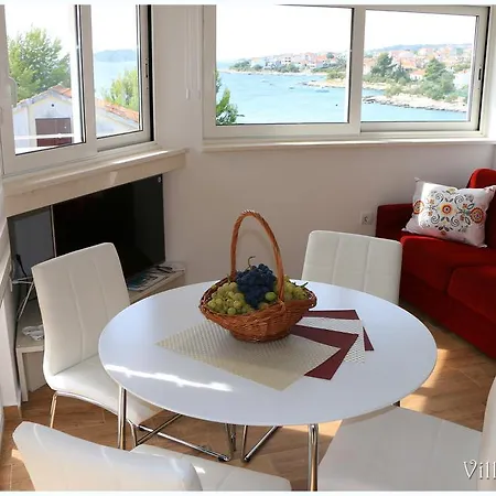 2 Rogoznica (Sibenik-Knin)