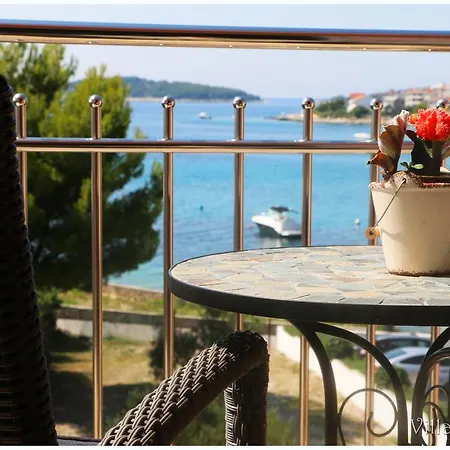 2 Rogoznica (Sibenik-Knin)