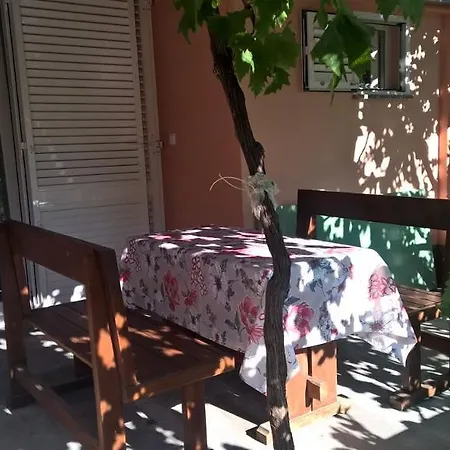 Apartment 2 *