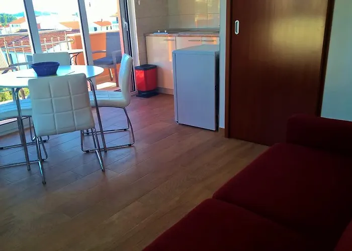 2 Rogoznica (Sibenik-Knin)