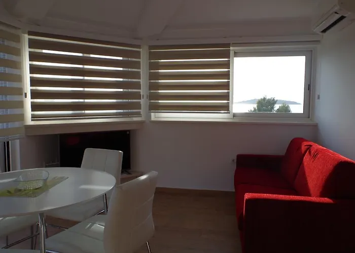 2 * Rogoznica (Sibenik-Knin)