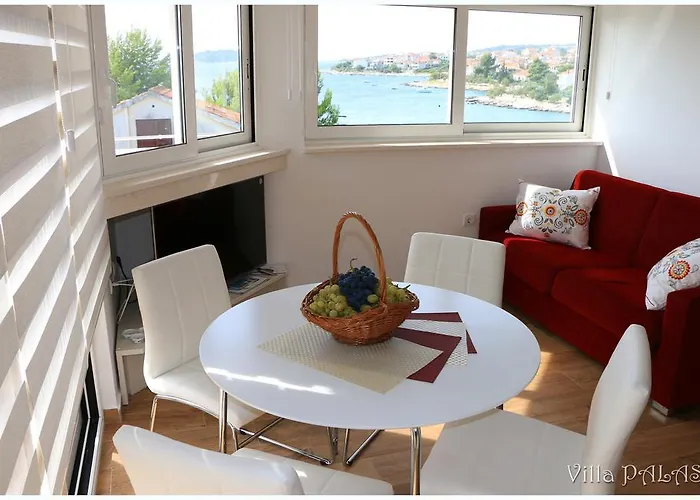 2 Rogoznica (Sibenik-Knin)