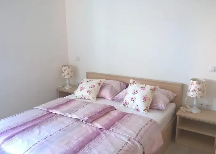 2 Rogoznica (Sibenik-Knin)